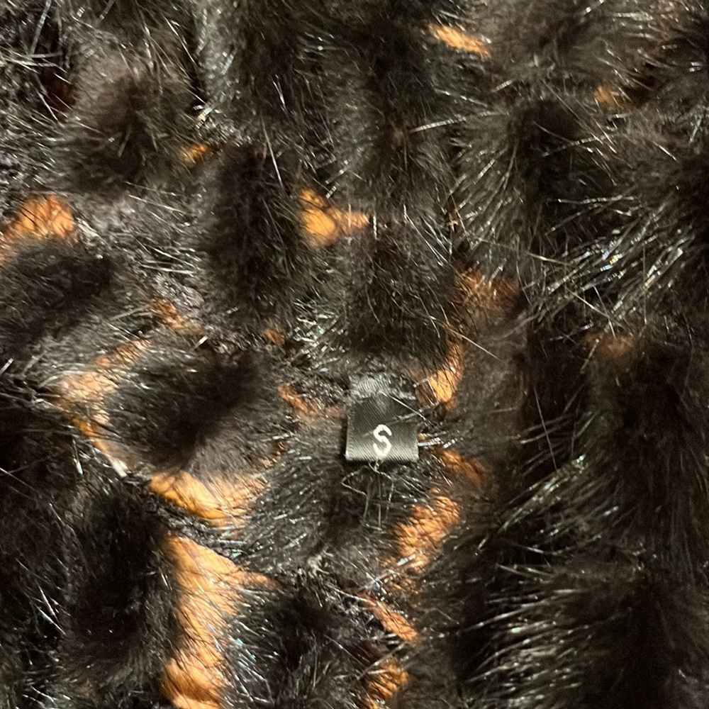 Woman’s Black Fur Vest Size S - Picture 4 of 4